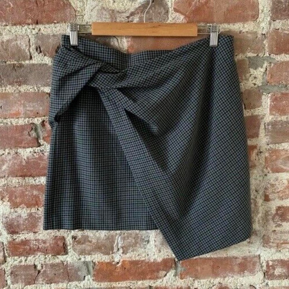 Aritzia Wilfred New Wrap Front Skirt. New. Size 00.
